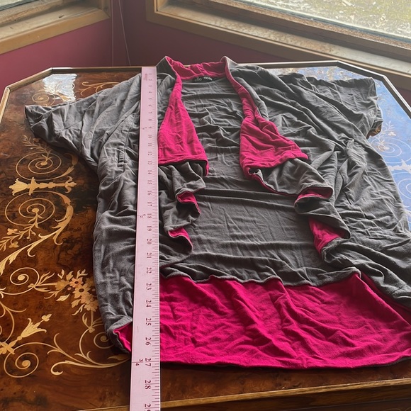 ELLA MOSS sz XS/S/M gray & pink shawl cover up top shirt - Picture 5 of 5